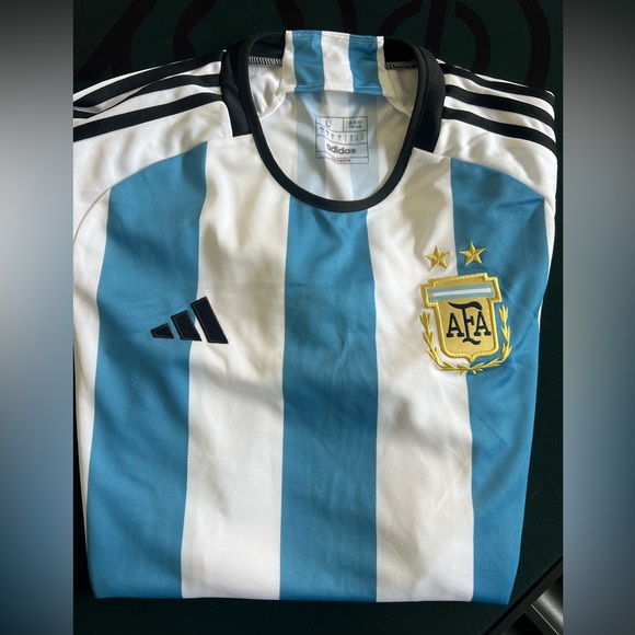 Brand new Argentina soccer jersey - Picture 1 of 2